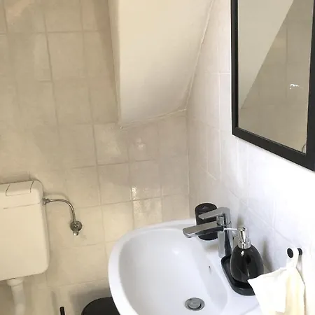 Am Schloss Karlsburg