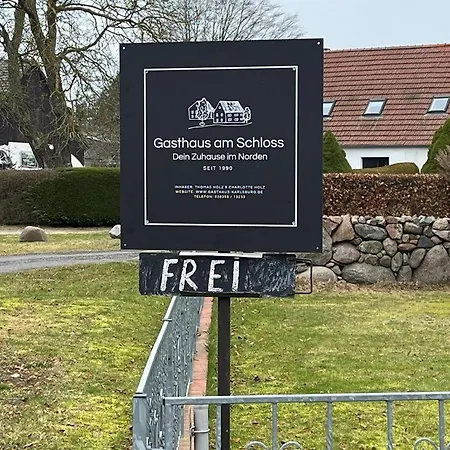 Am Schloss Guest house *